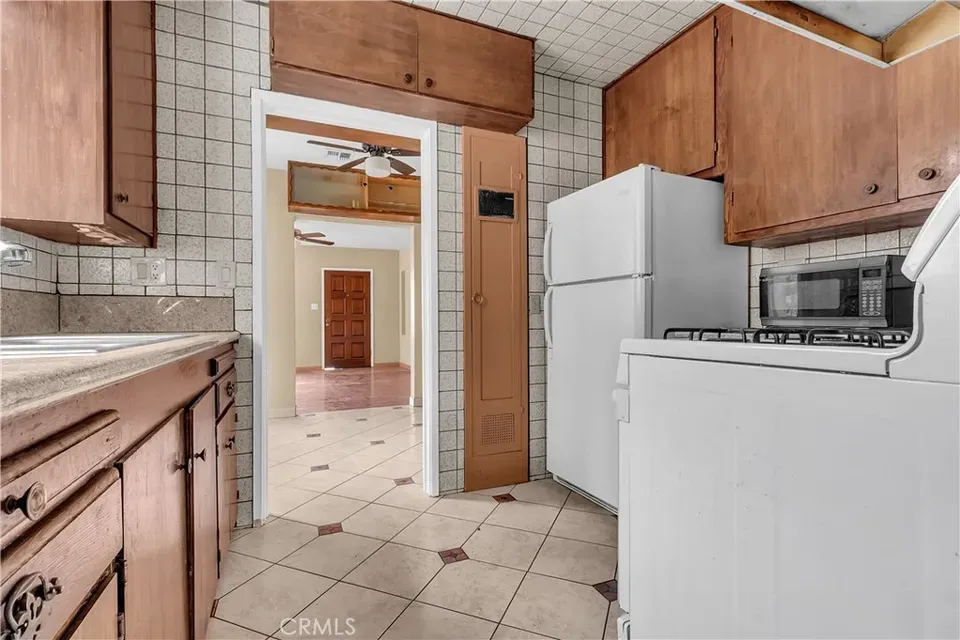 2 Bed 2 Bath Classic Historic Era Home in Los Angeles, CA - 5