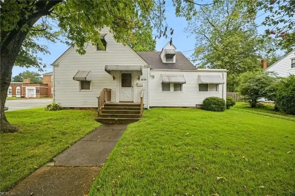2 Bed 2 Bath Classic Historic Era Home in Norfolk, VA