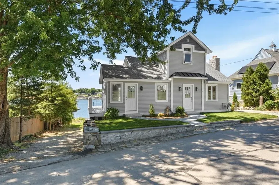 2 Bed 2 Bath Classic Historic Era Home in Warwick, RI - 4