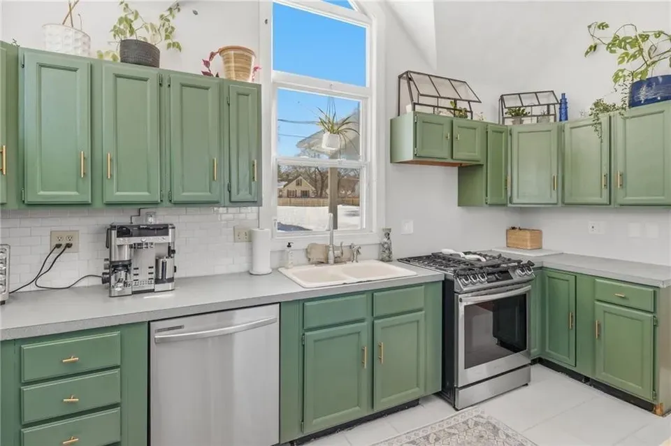 2 Bed 2 Bath Classic Historic Era Home in Warwick, RI - 5