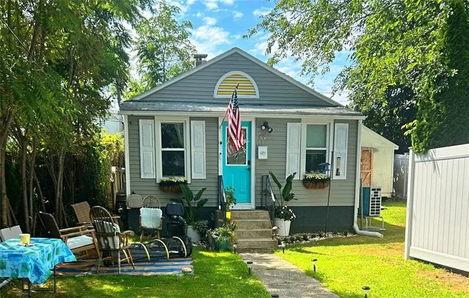 2 Bed 2 Bath Classic Historic Era Home in Warwick, RI - 2