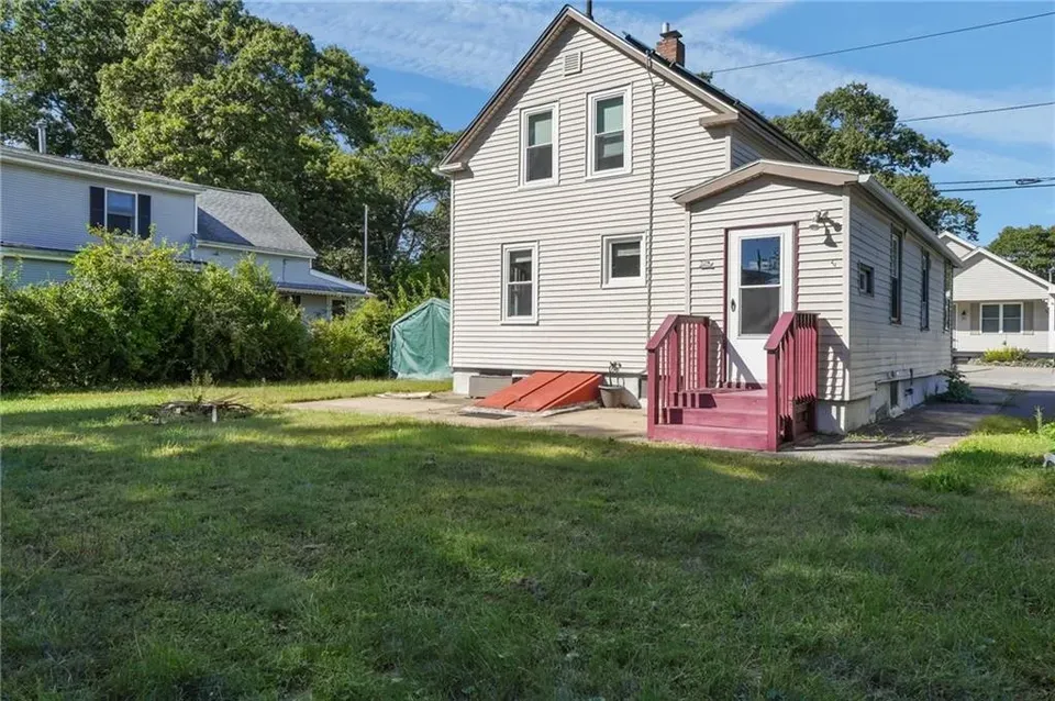 2 Bed 2 Bath Classic Historic Era Home in Warwick, RI - 4