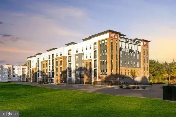 2 Bed 2 Bath Contemporary High-Rise Condo in Annapolis, MD - 4