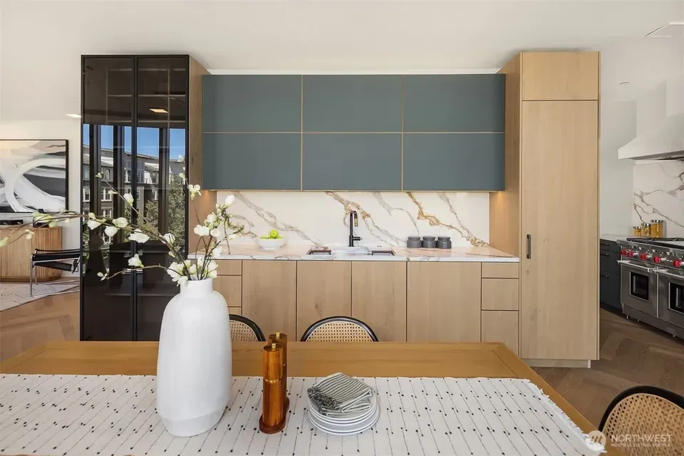 2 Bed 2 Bath Contemporary High-Rise Condo in Bellevue, WA - 5