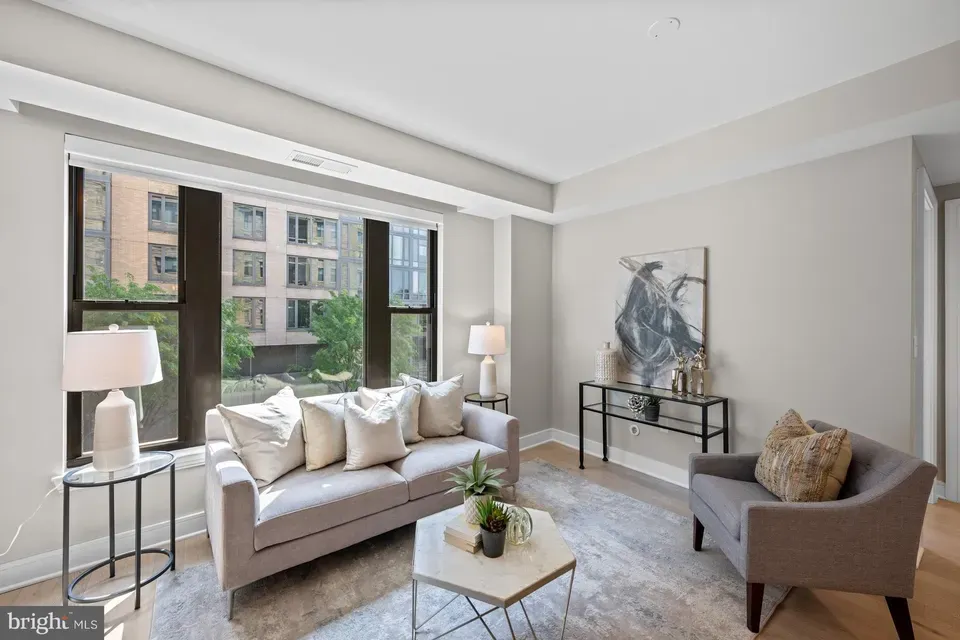 2 Bed 2 Bath Contemporary High-Rise Condo in Bethesda, MD - 4