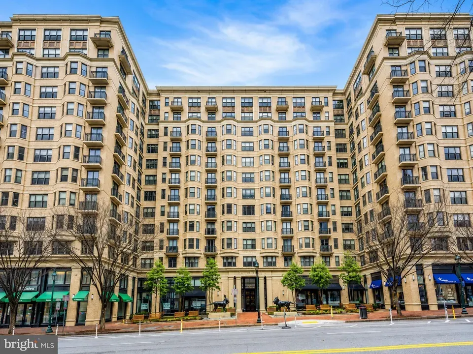 2 Bed 2 Bath Contemporary High-Rise Condo in Bethesda, MD - 1