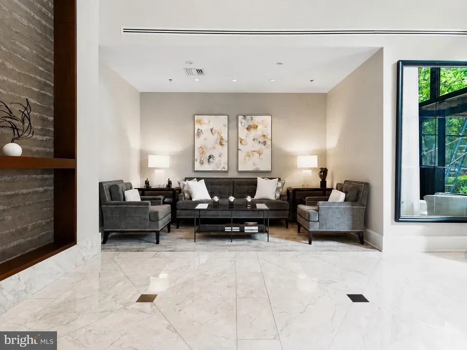 2 Bed 2 Bath Contemporary High-Rise Condo in Bethesda, MD - 4