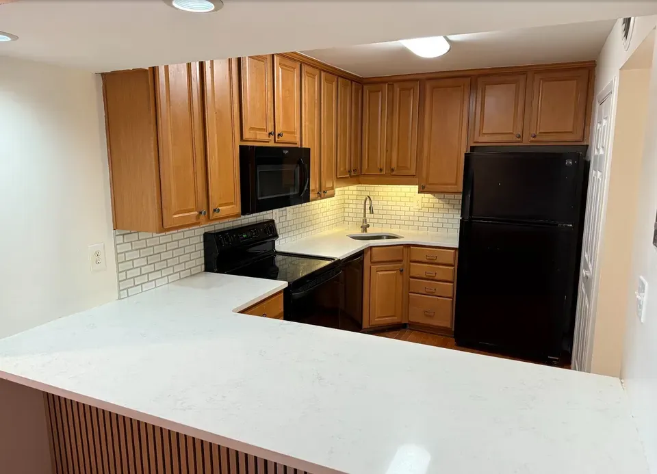 2 Bed 2 Bath Contemporary High-Rise Condo in Birmingham, AL - 2