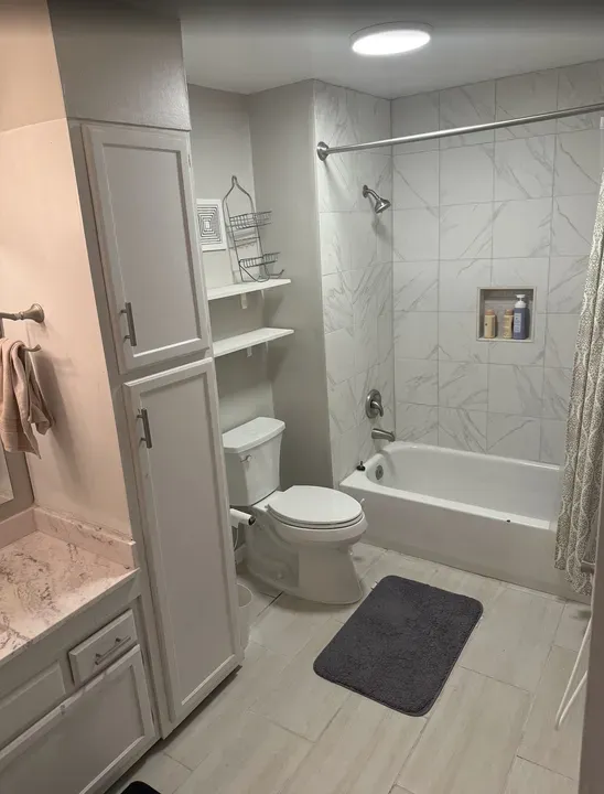 2 Bed 2 Bath Contemporary High-Rise Condo in Birmingham, AL - 4