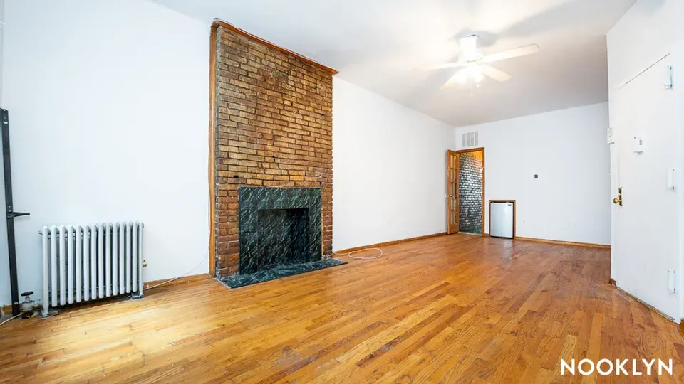 2 Bed 2 Bath Contemporary High-Rise Condo in Brooklyn, NY