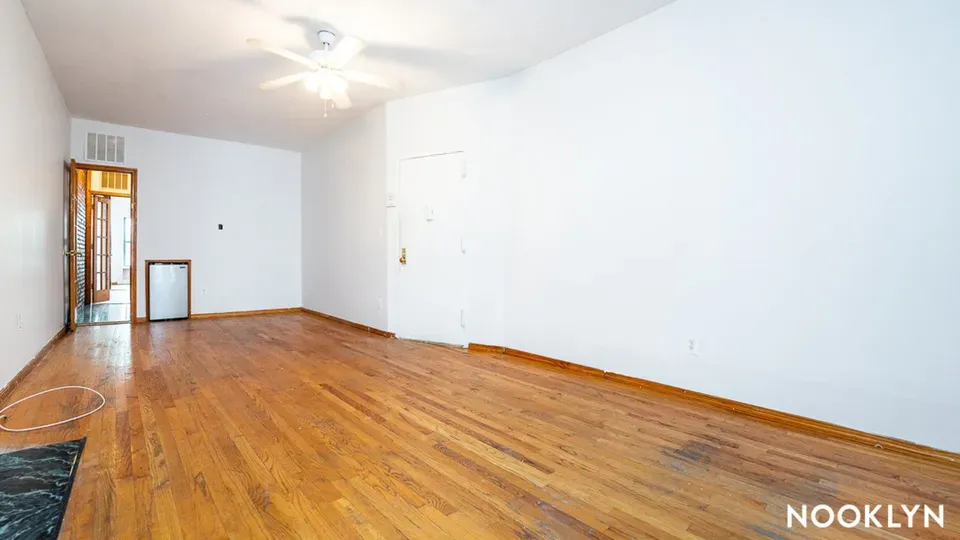 2 Bed 2 Bath Contemporary High-Rise Condo in Brooklyn, NY - 4