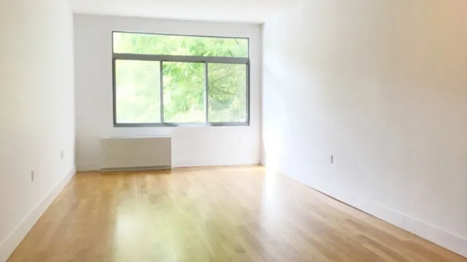 2 Bed 2 Bath Contemporary High-Rise Condo in Brooklyn, NY - 3
