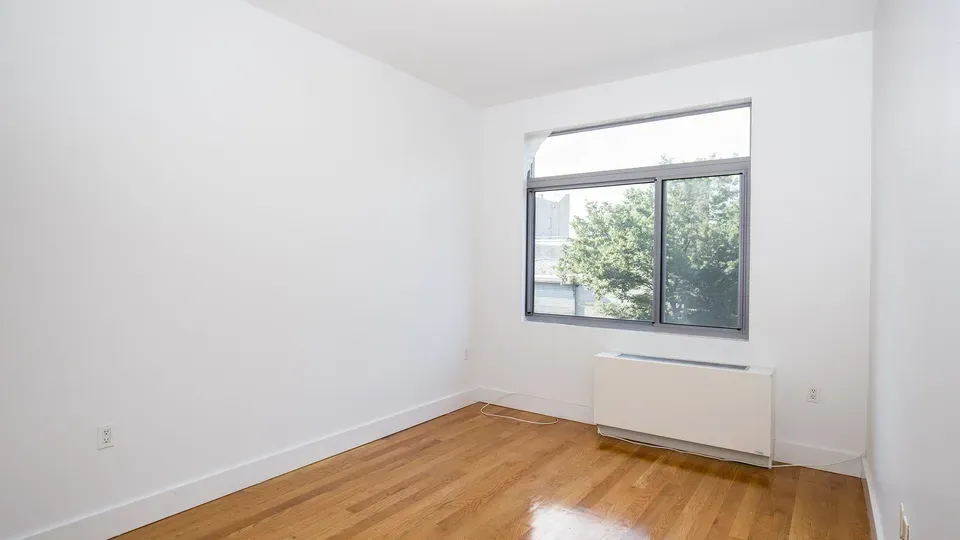 2 Bed 2 Bath Contemporary High-Rise Condo in Brooklyn, NY - 5