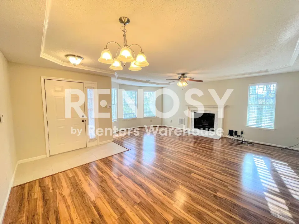 2 Bed 2 Bath Contemporary High-Rise Condo in Chesapeake, VA - 2
