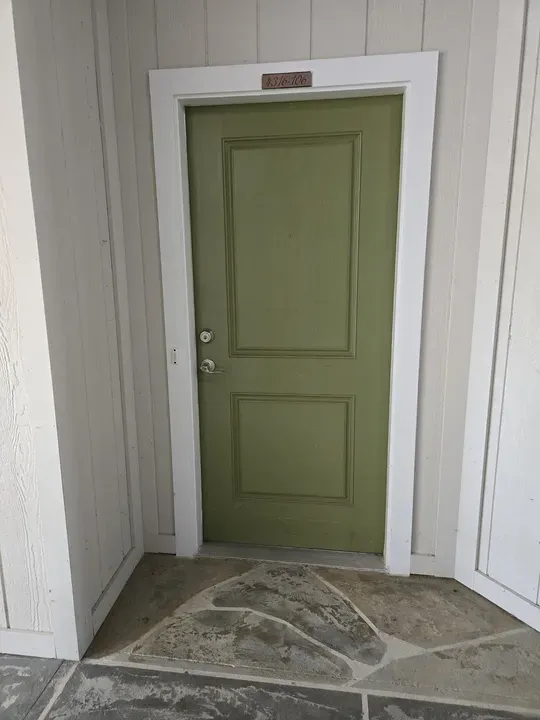 2 Bed 2 Bath Contemporary High-Rise Condo in Chesapeake, VA - 3