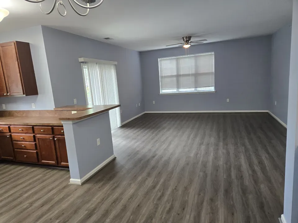 2 Bed 2 Bath Contemporary High-Rise Condo in Chesapeake, VA - 5