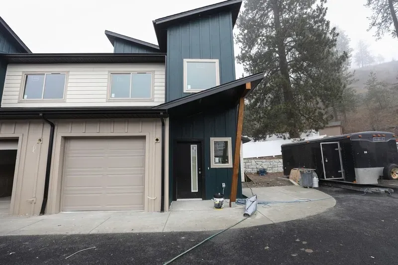 2 Bed 2 Bath Contemporary High-Rise Condo in Coeur d Alene, ID