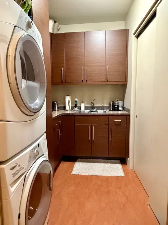 2 Bed 2 Bath Contemporary High-Rise Condo in Coeur d Alene, ID - 3