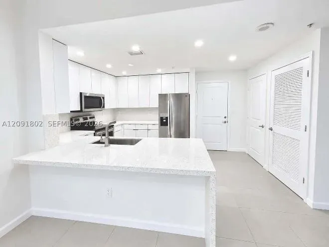 2 Bed 2 Bath Contemporary High-Rise Condo in Coral Gables, FL - 2