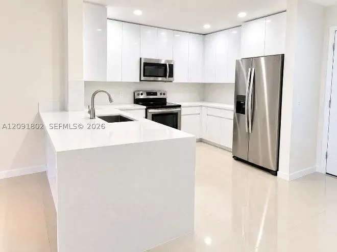 2 Bed 2 Bath Contemporary High-Rise Condo in Coral Gables, FL - 3
