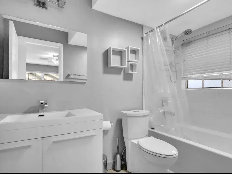 2 Bed 2 Bath Contemporary High-Rise Condo in Coral Gables, FL - 3