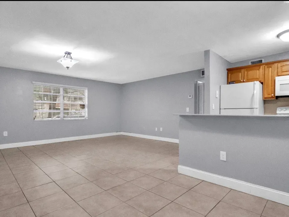 2 Bed 2 Bath Contemporary High-Rise Condo in Coral Gables, FL - 4
