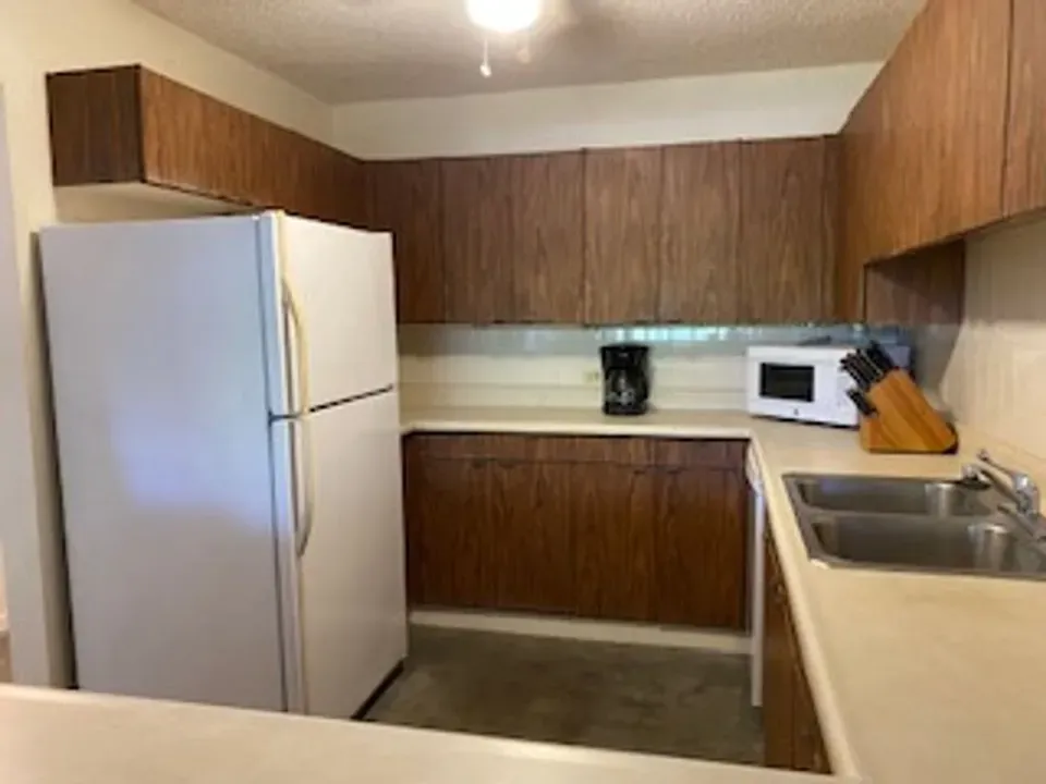 2 Bed 2 Bath Contemporary High-Rise Condo in Hilo, HI - 5