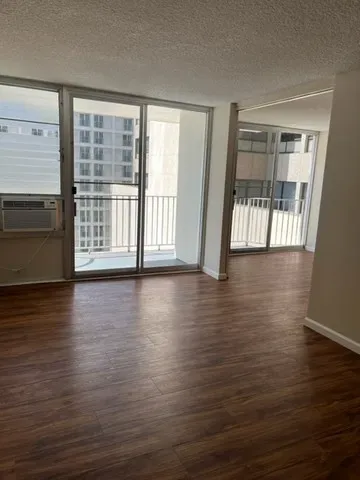 2 Bed 2 Bath Contemporary High-Rise Condo in Honolulu, HI - 3
