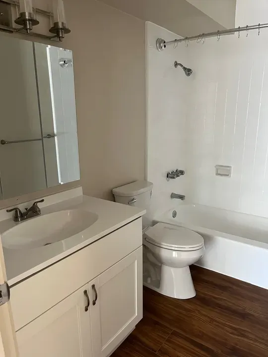 2 Bed 2 Bath Contemporary High-Rise Condo in Honolulu, HI - 5