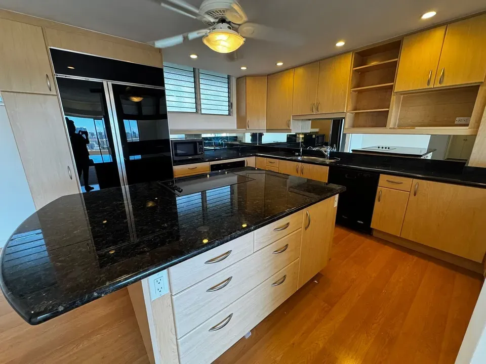 2 Bed 2 Bath Contemporary High-Rise Condo in Honolulu, HI - 1