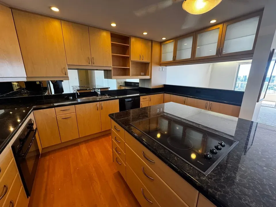 2 Bed 2 Bath Contemporary High-Rise Condo in Honolulu, HI - 2