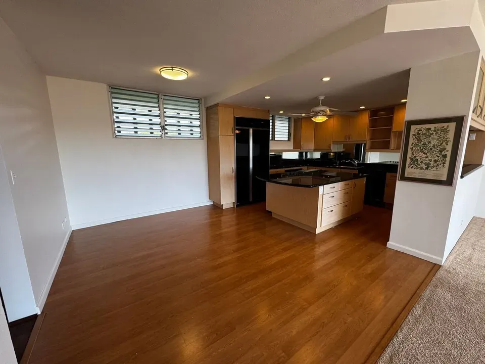 2 Bed 2 Bath Contemporary High-Rise Condo in Honolulu, HI - 4