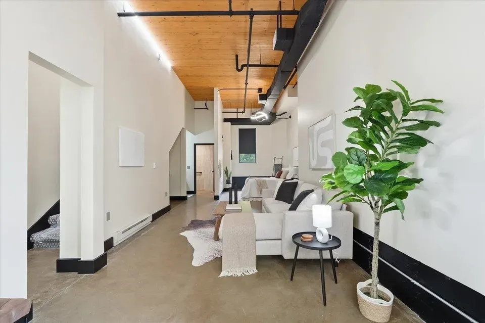 2 Bed 2 Bath Contemporary High-Rise Condo in Madison, WI - 4