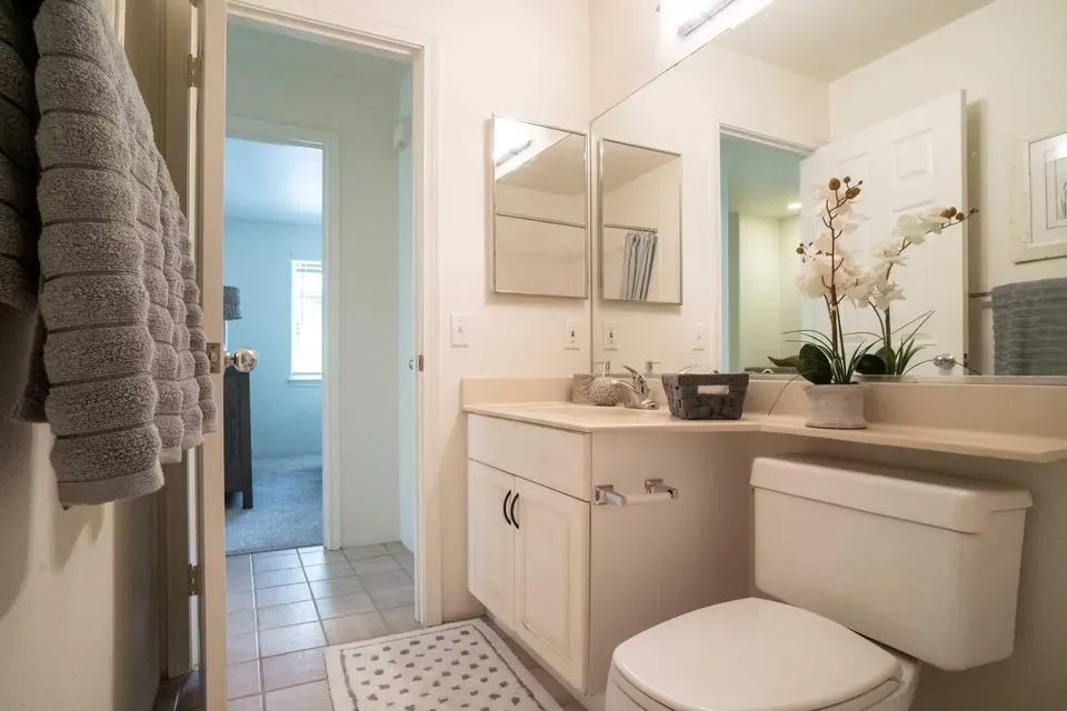 2 Bed 2 Bath Contemporary High-Rise Condo in Maui, HI - 2