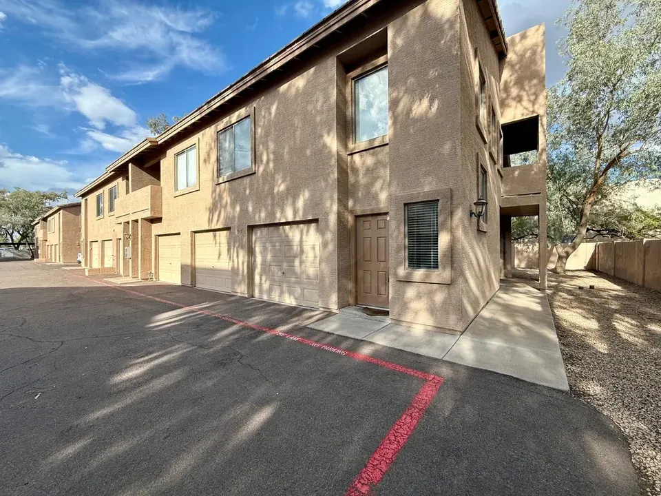 2 Bed 2 Bath Contemporary High-Rise Condo in Mesa, AZ