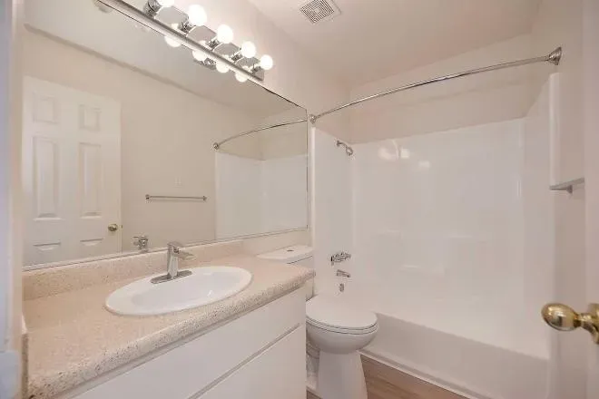 2 Bed 2 Bath Contemporary High-Rise Condo in Modesto, CA - 2