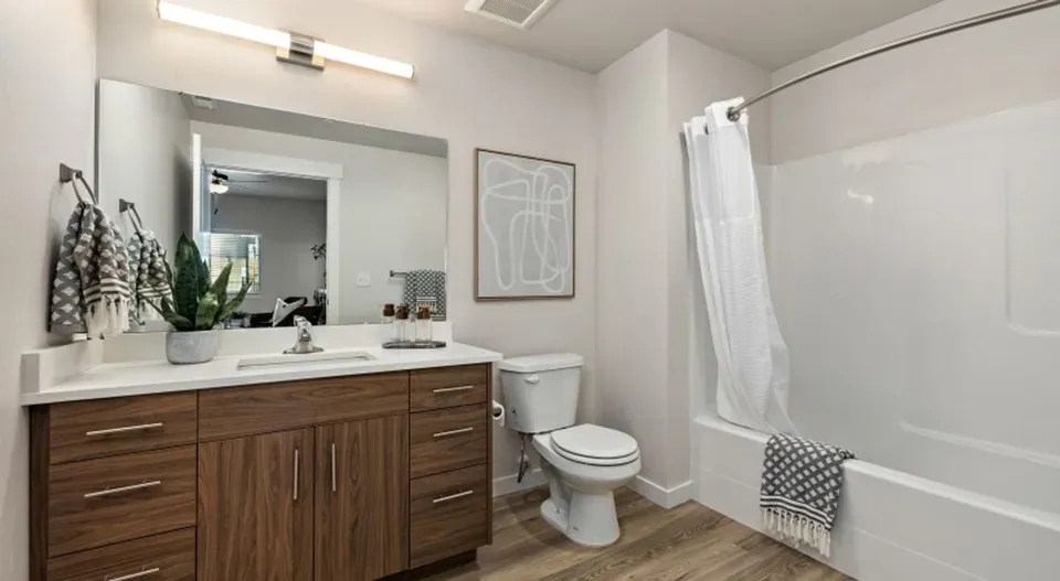 2 Bed 2 Bath Contemporary High-Rise Condo in Nampa, ID - 3