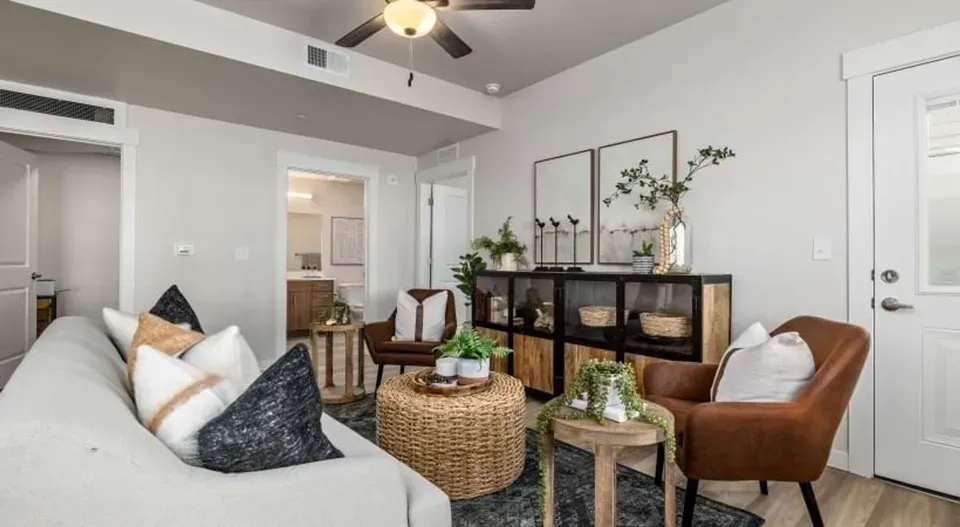 2 Bed 2 Bath Contemporary High-Rise Condo in Nampa, ID - 4