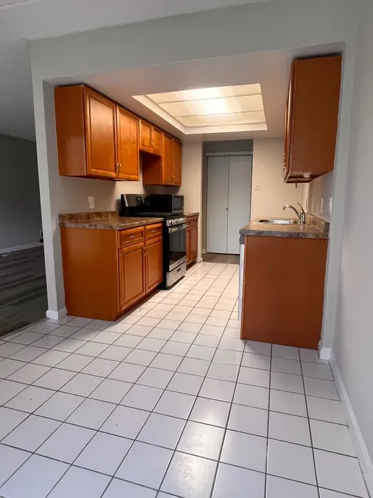 2 Bed 2 Bath Contemporary High-Rise Condo in New York, NY - 2