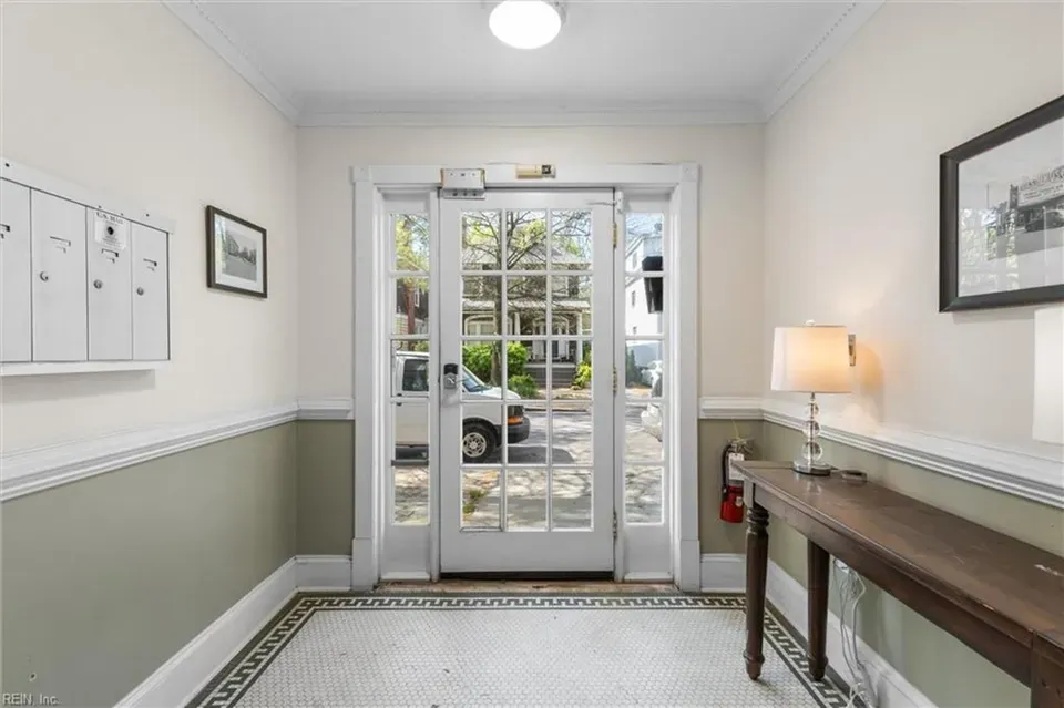 2 Bed 2 Bath Contemporary High-Rise Condo in Norfolk, VA - 3
