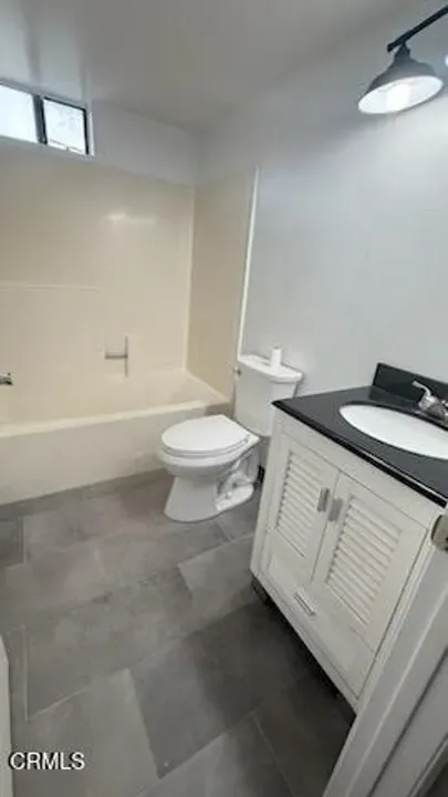2 Bed 2 Bath Contemporary High-Rise Condo in Oxnard, CA - 4