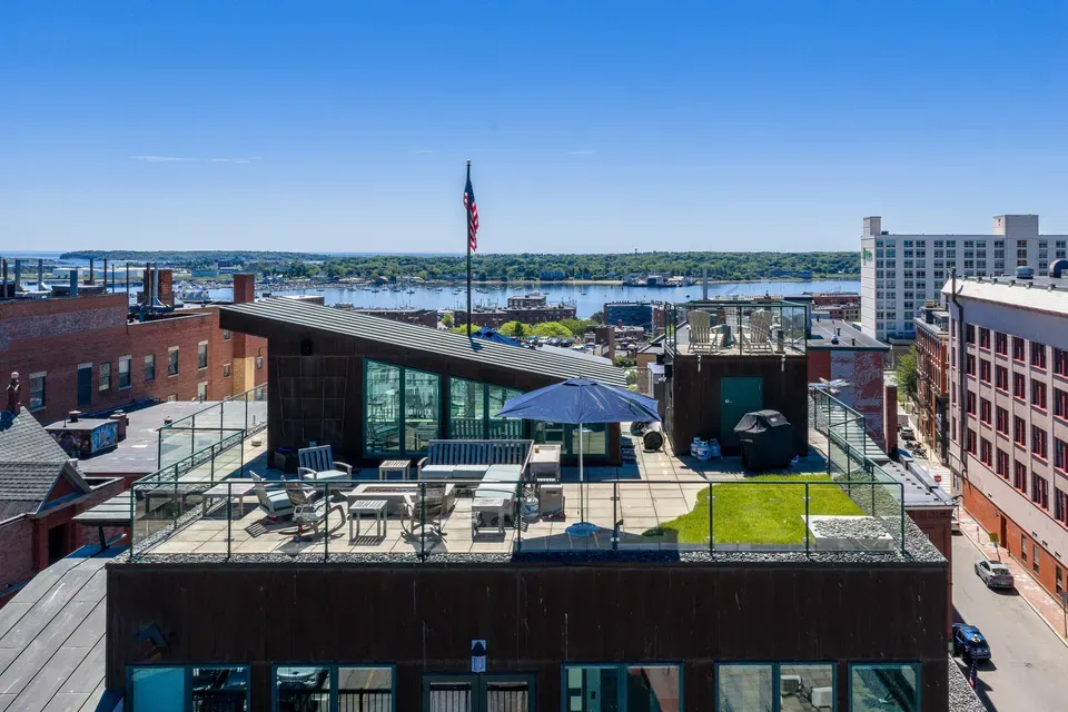 2 Bed 2 Bath Contemporary High-Rise Condo in Portland, ME - 2