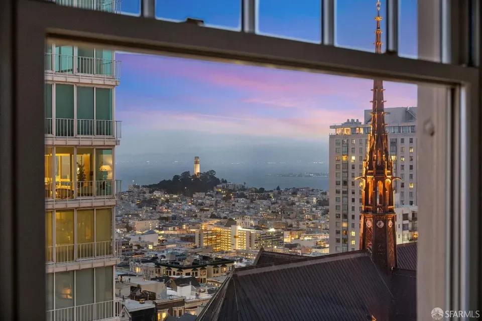 2 Bed 2 Bath Contemporary High-Rise Condo in San Francisco, CA - 4