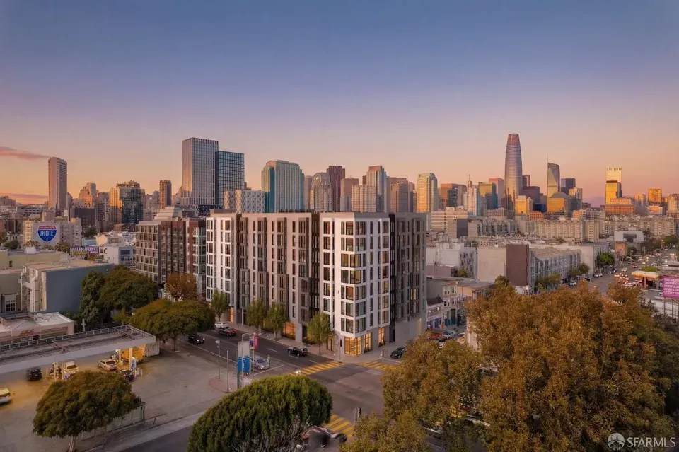 2 Bed 2 Bath Contemporary High-Rise Condo in San Francisco, CA - 2