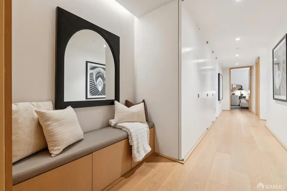 2 Bed 2 Bath Contemporary High-Rise Condo in San Francisco, CA - 4