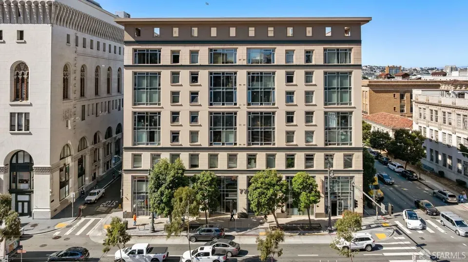 2 Bed 2 Bath Contemporary High-Rise Condo in San Francisco, CA - 1