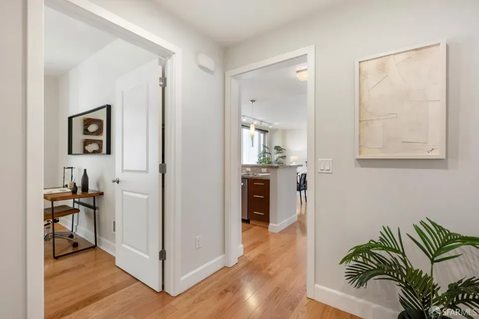 2 Bed 2 Bath Contemporary High-Rise Condo in San Francisco, CA - 4