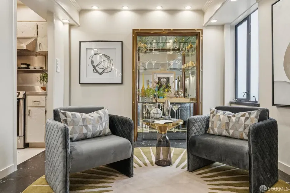 2 Bed 2 Bath Contemporary High-Rise Condo in San Francisco, CA - 2