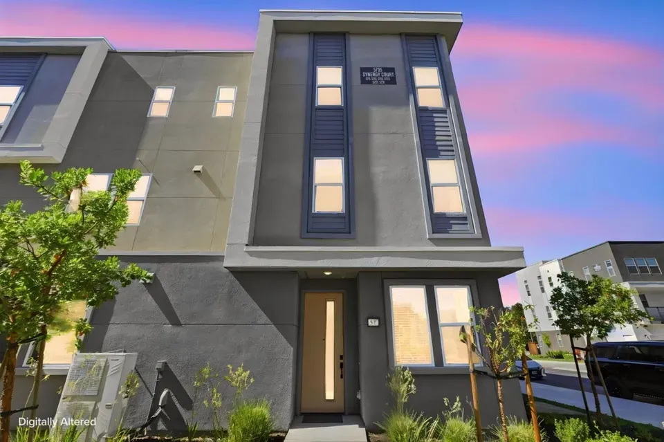 2 Bed 2 Bath Contemporary High-Rise Condo in San Jose, CA