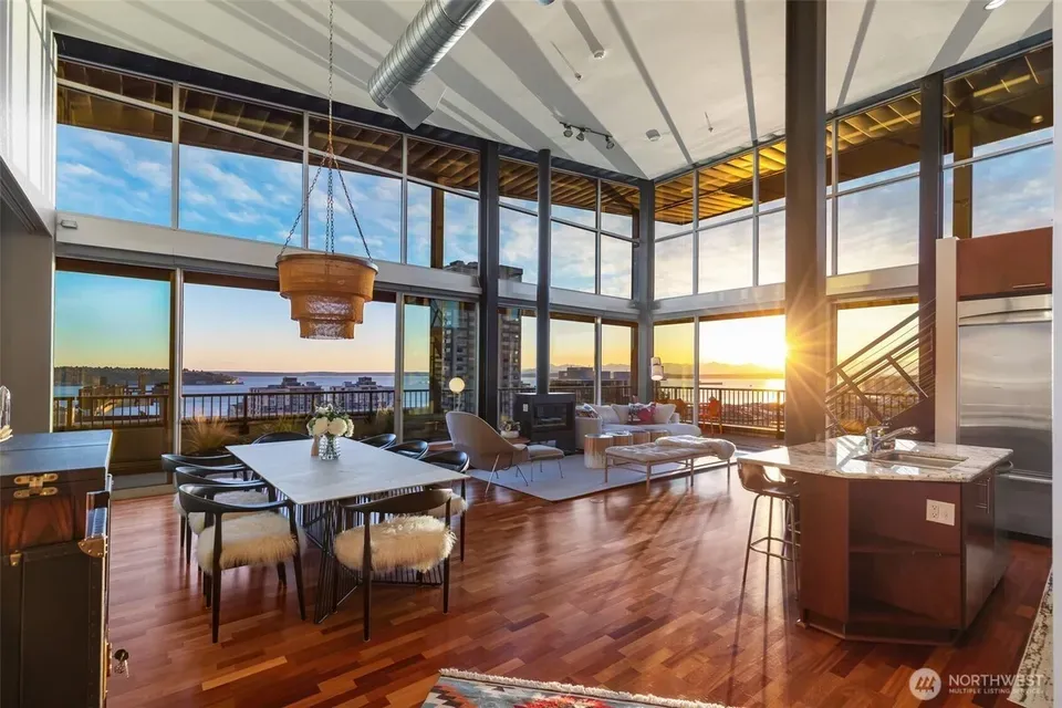 2 Bed 2 Bath Contemporary High-Rise Condo in Seattle, WA - 5